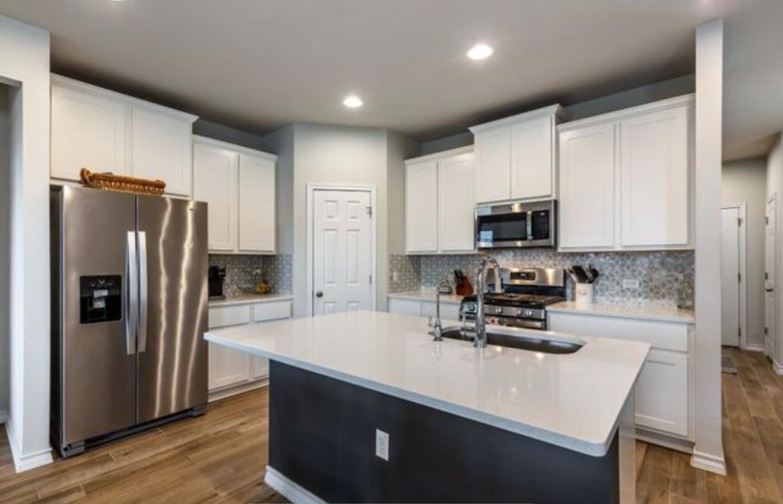 1606 Denesa Dr Pool & Community 1